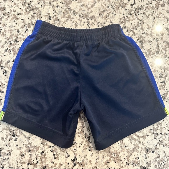 NiKE BOYS DRi-FiT SHORTS // 4T (GREY & BLACK/WHiTE) & 3T (BLUE & YELLOW) - Picture 4 of 10